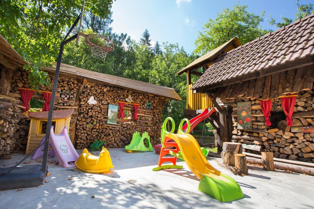 Guest House Gostisce Gacnk V Logu Cerkno Eksteriør bilde